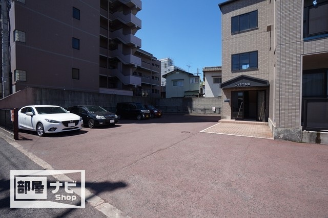 フィネス多賀の駐車場|駐車場