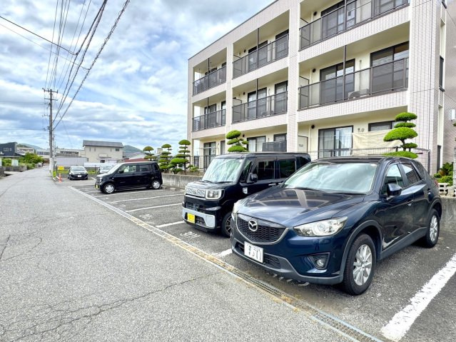 フィネス香西の駐車場|駐車場