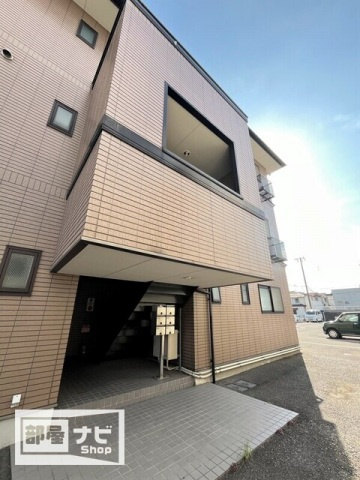 フォブール新居のエントランス|エントランス