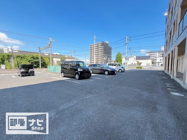 フィネス中屋敷の駐車場|駐車場