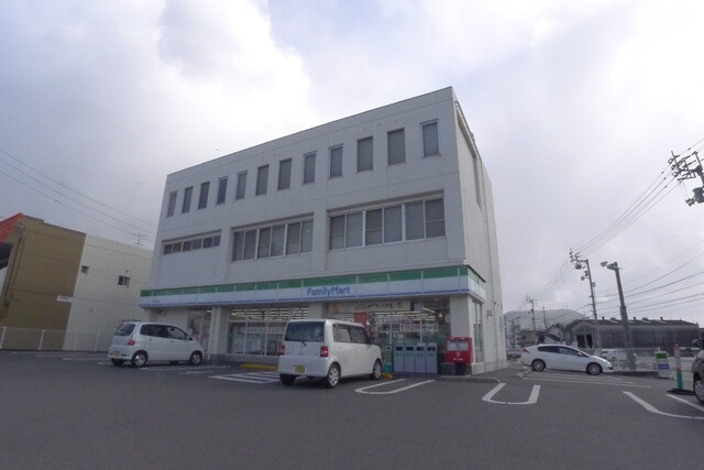 フィネス中屋敷|コンビニ
