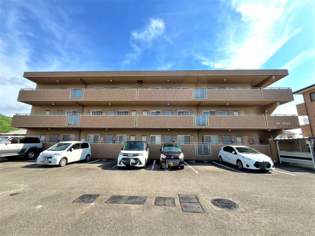 Ｒ２つるうちの駐車場|駐車場