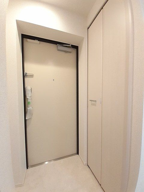 プティメゾン青葉台の玄関