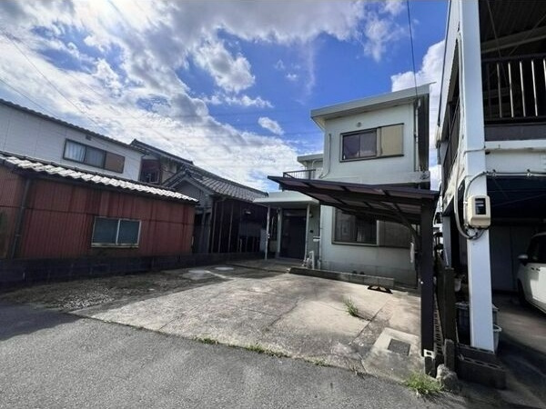 苅外山貸家　　刈谷市近郊の賃貸はクラスホーム刈谷店のエントランス