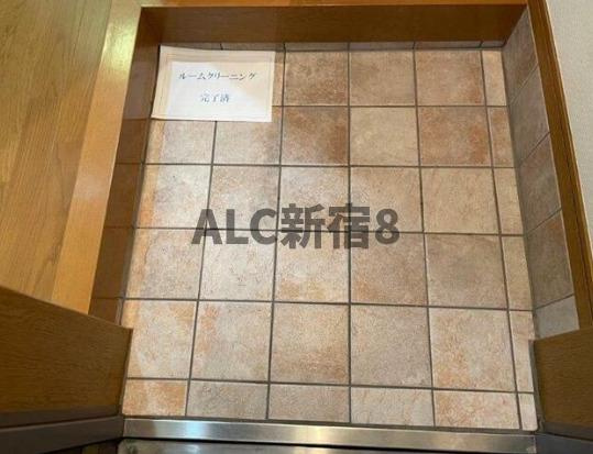 プレール・ドゥーク新中野の玄関