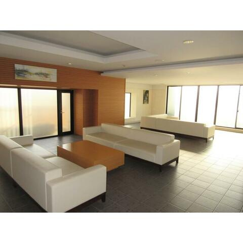 藤沢市辻堂１丁目の賃貸マンションのエントランス