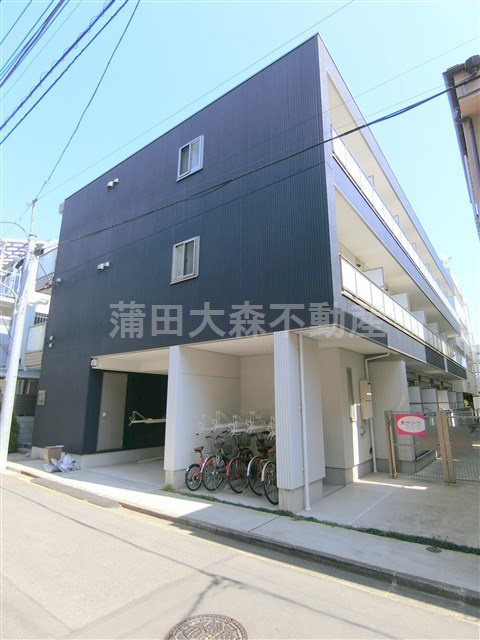 エルスタンザ蒲田の外観|2015年12月築　鉄骨造地上3階建て総戸数20戸インターネット無料オートロック付賃貸マンション　JR京浜東北線蒲田駅徒歩圏内の東京都大田区蒲田1丁目