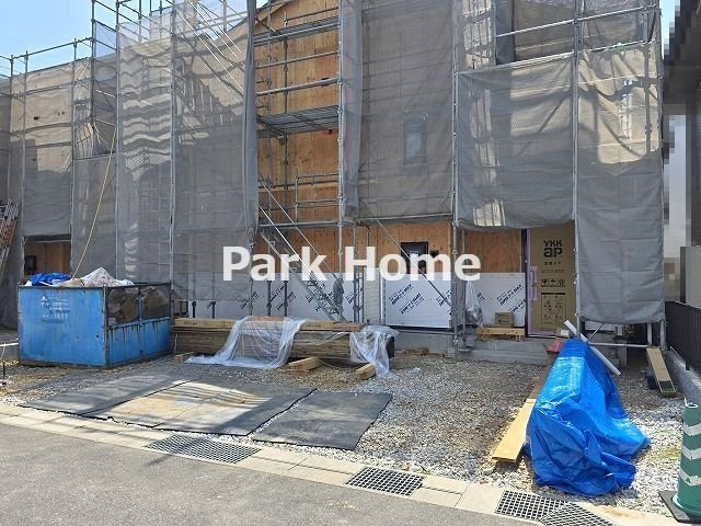 高知市鴨部 -3期2棟1- 新築戸建ての駐車場|2026.8月：建築中