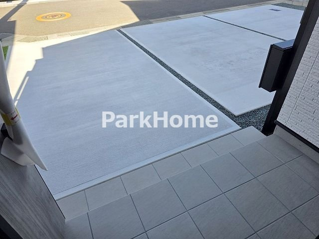 高知市鴨部 -3期2棟1- 新築戸建ての駐車場