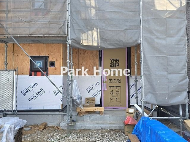 高知市鴨部 -3期2棟1- 新築戸建ての玄関|2026.8月：建築中