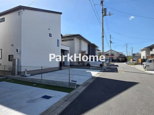 高知市鴨部 -3期2棟1- 新築戸建ての前面道路含む現地写真