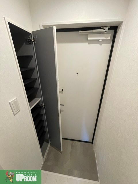 Warren　kubomiⅡの玄関