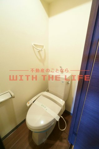 リード中央町【10,000円キャッシュバック対象物件】のトイレ|ゆったりとした空間のトイレです