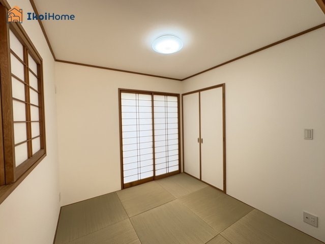 神戸市西区上新地1丁目　中古戸建の内装|【ホームページに現地動画掲載中】●年中無休：当日予約可●和室がリビングに隣室していて便利です！