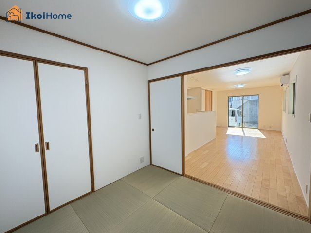 神戸市西区上新地1丁目　中古戸建の内装|【ホームページに現地動画掲載中】●年中無休：当日予約可●和室は収納があり、お子様も安心して遊べます。