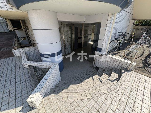 セントラル大森のエントランス