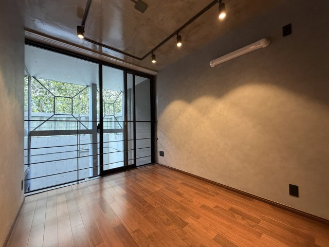 エクセラージュ神宮前の洋室|（約5.3帖）
