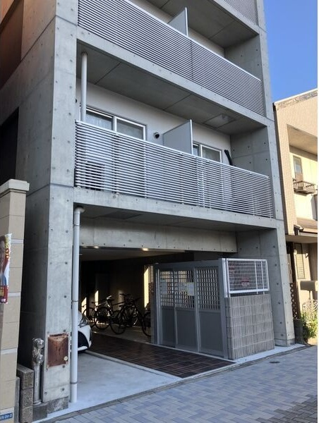 フラシア浅間町のエントランス