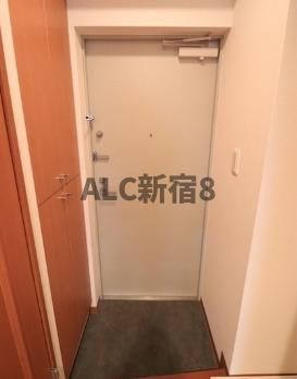 ラクラス荻窪の玄関