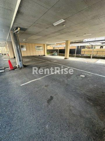 コーポ大晴の駐車場