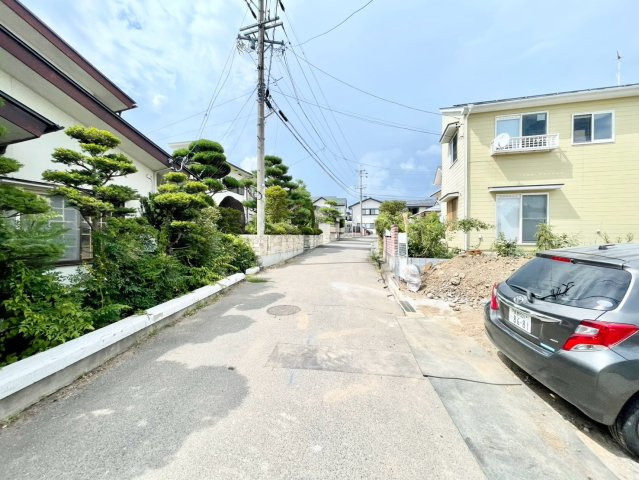 松本市岡田松岡第５の前面道路含む現地写真