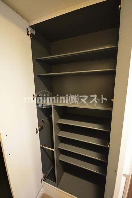 スプランディッド難波元町DUEの収納