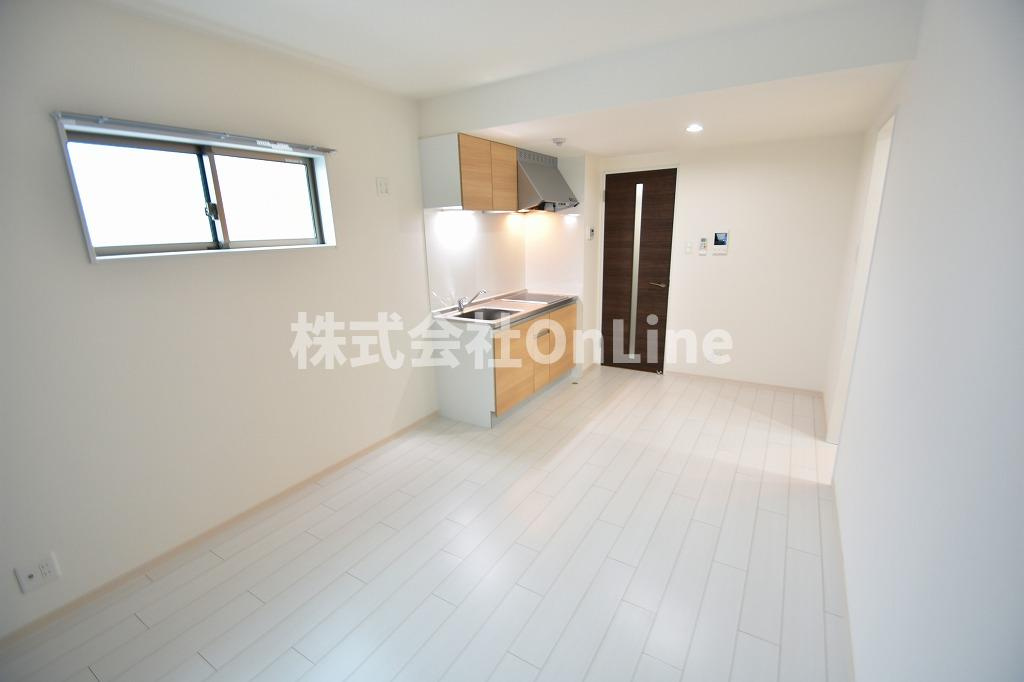 GoodLife小阪本町の居間・リビング