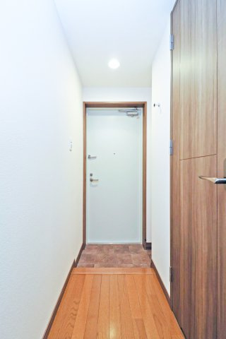 サヴォイグランデウォーターサイド　8階の玄関|別号室のものです。現状優先になります。