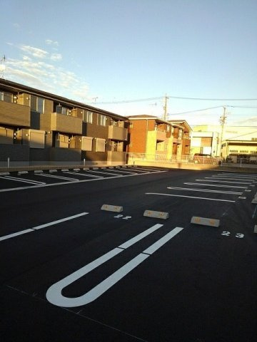 ブレイブＡ　　刈谷市近郊の賃貸はクラスホーム刈谷店の駐車場|駐車場に車を止められます