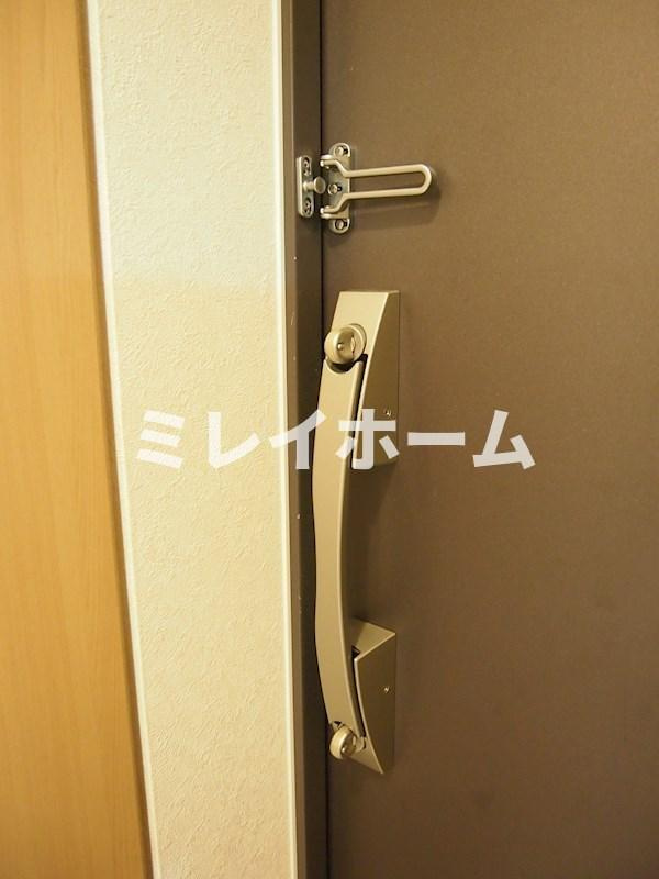 ルーブル多摩川七番館の玄関