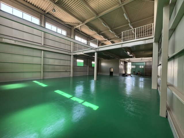 春日中河原１０－１１倉庫の内装