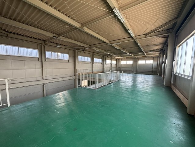 春日中河原１０－１１倉庫の内装