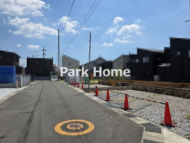 高知市鴨部 -3期2棟2- 新築戸建ての前面道路含む現地写真