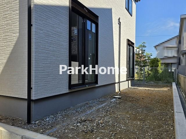 高知市鴨部 -3期2棟2- 新築戸建ての前面道路含む現地写真