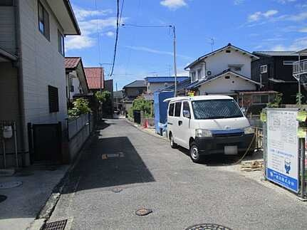 廿日市市佐方２丁目　新築一戸建ての前面道路含む現地写真