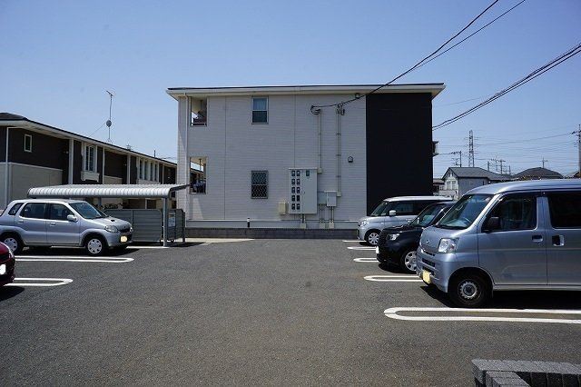 マルクパージュの駐車場