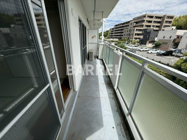 クリークレーン桃山台のバルコニー