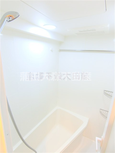 AXASアクサス大森西Asyl Courtの浴室|浴室乾燥機付　足の延ばせる浴槽　お風呂
