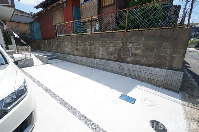 リナージュL 千葉市若葉区桜木北1丁目第1期2号棟の駐車場|ご見学・ご契約時の送迎可能！