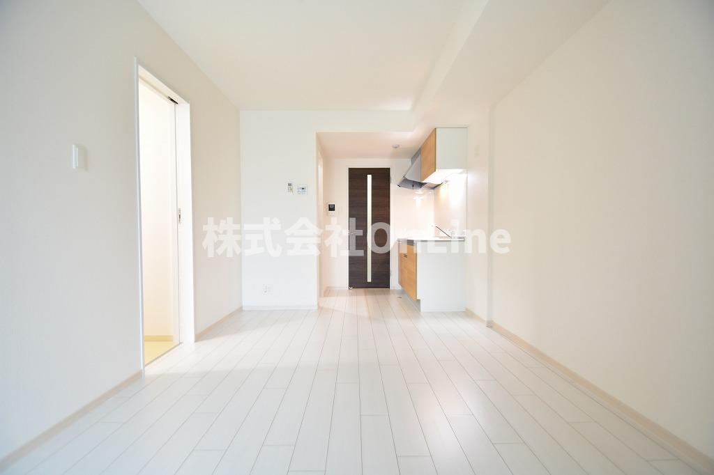 GoodLife小阪本町の居間・リビング