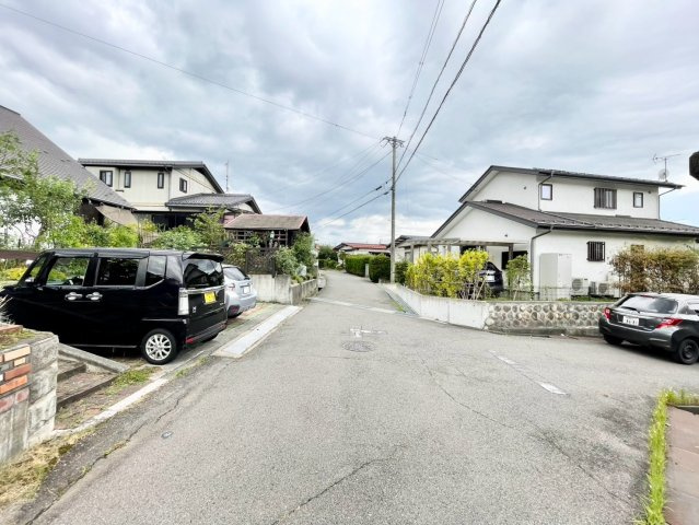 松本市寿台第１の前面道路含む現地写真