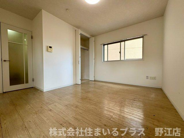 ロイヤルハイツ今市の居間・リビング