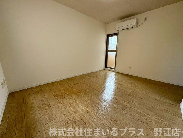 ロイヤルハイツ今市の居間・リビング