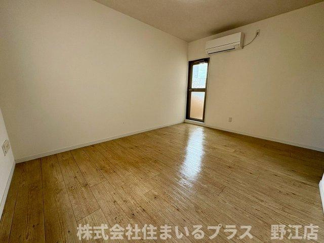 ロイヤルハイツ今市の居間・リビング