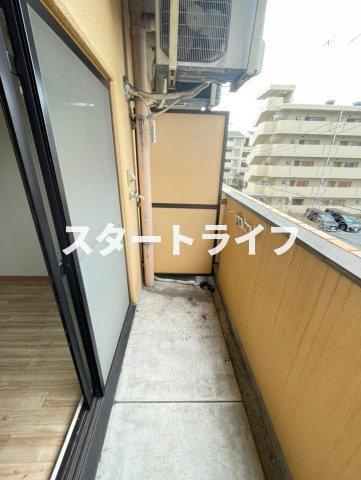 大阪市東淀川区西淡路５丁目の賃貸マンションのバルコニー