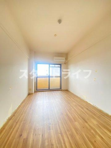 大阪市東淀川区西淡路５丁目の賃貸マンションの居間・リビング