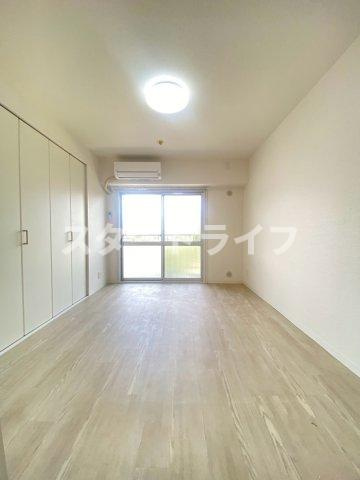 大阪市東淀川区東中島４丁目の賃貸マンションの居間・リビング