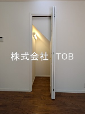 【収納】 | ミルクリーク深大寺テラス  | リビング　階段下収納※クリーニング完了前※別部屋参考写真