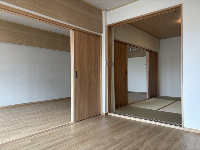 【内装】 | シャルマンコーポ草津 | 内装は落ち着いています