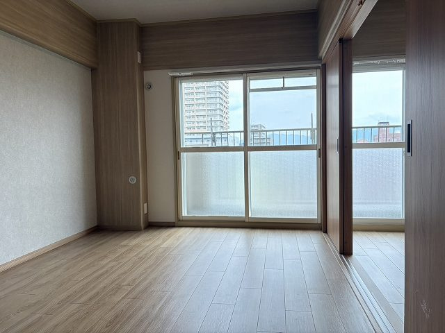 【洋室】 | シャルマンコーポ草津 | 明るい洋室です